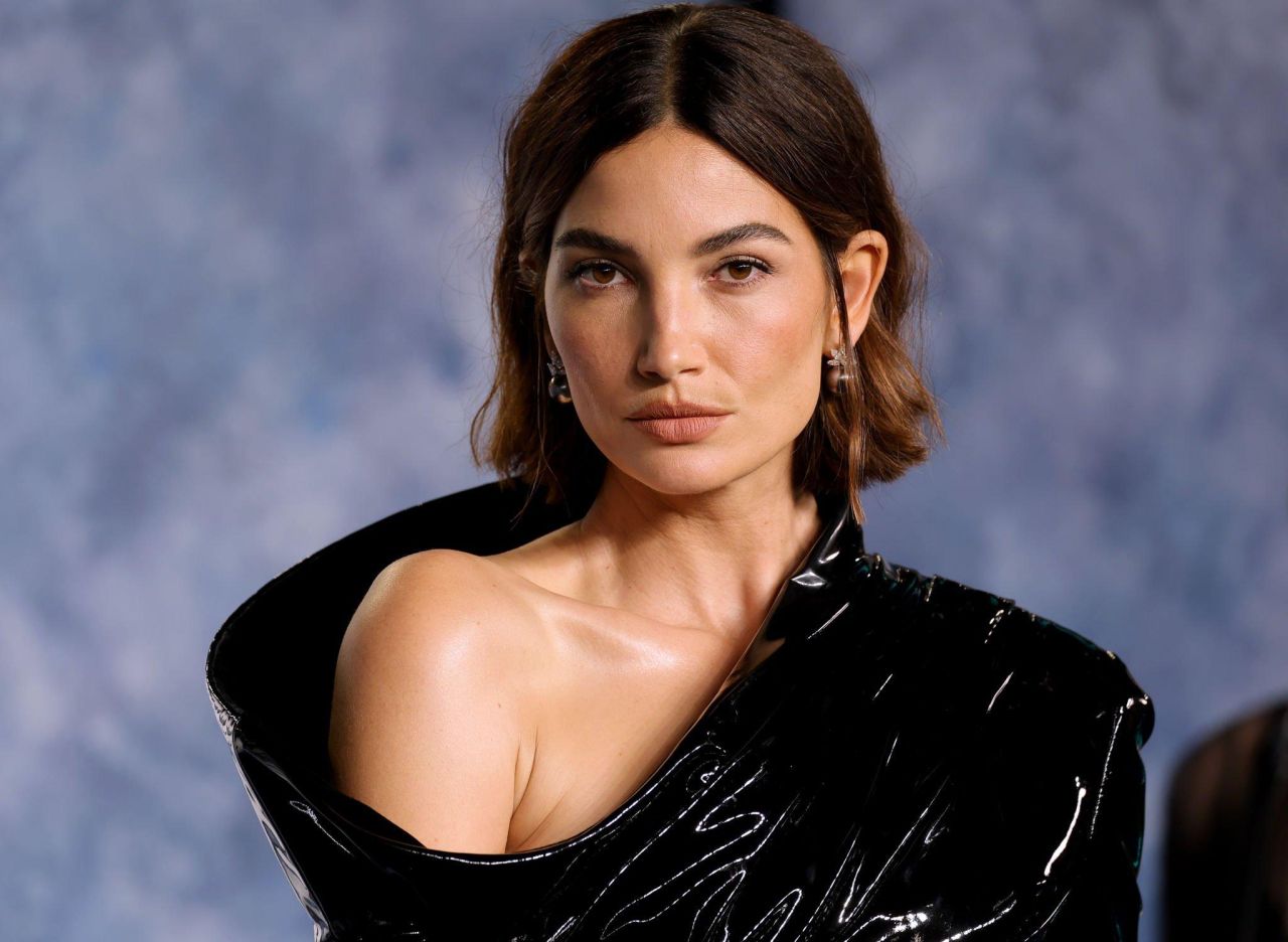 Lily Aldridge at 2023 Vanity Fair Oscar Party in Beverly Hills04